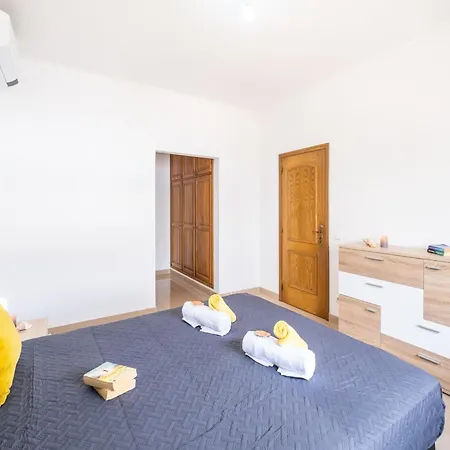Villa In Albufeira Near Beaches And Golf Βίλα Αλμπουφέιρα