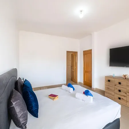 Villa In Albufeira Near Beaches And Golf Βίλα Αλμπουφέιρα