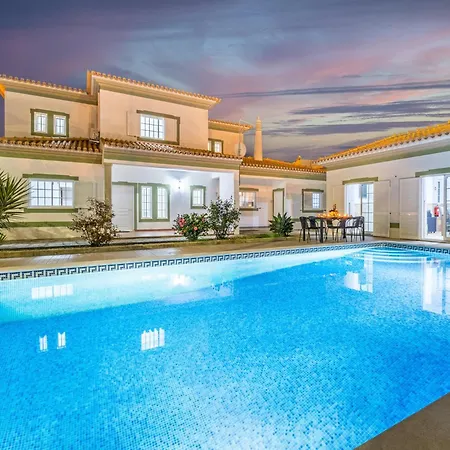Βίλα Villa In Albufeira Near Beaches And Golf Αλμπουφέιρα