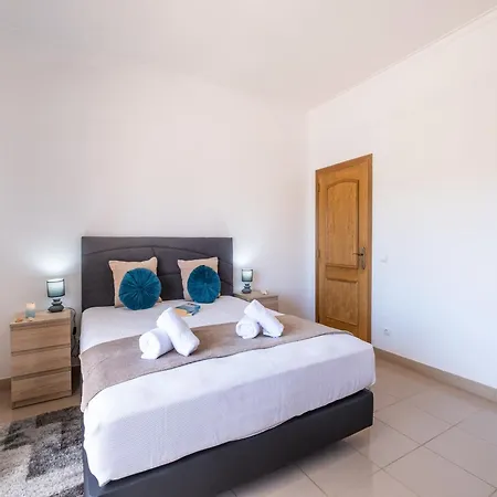 Villa In Albufeira Near Beaches And Golf Willa