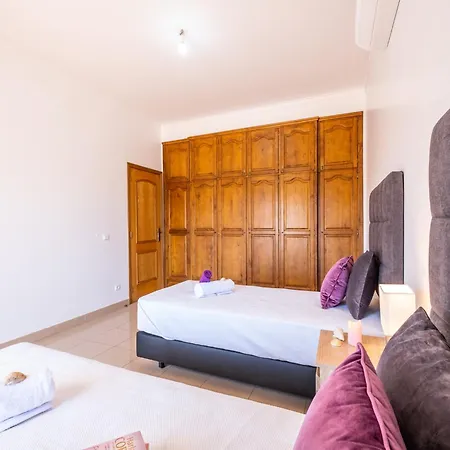 Villa In Albufeira Near Beaches And Golf