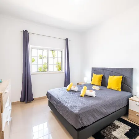 Villa In Albufeira Near Beaches And Golf *
