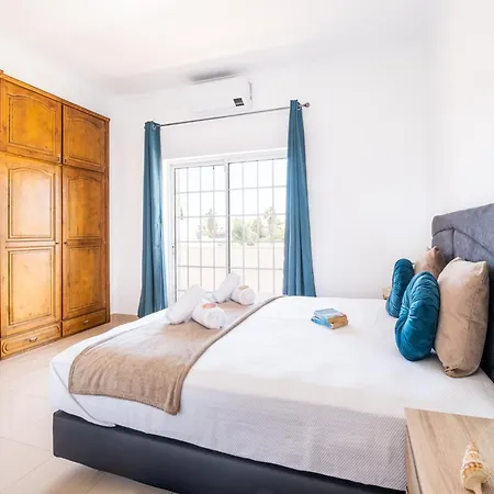 Villa In Albufeira Near Beaches And Golf Willa Albufeira